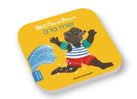 Couverture de Petit Ours Brun à la mer